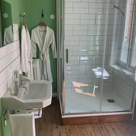 Par La Dives Bed & Breakfast 4*